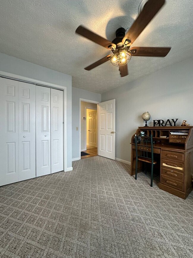 Building Photo - 4 Bed/2 Bath Brick Home - Church Hill TN