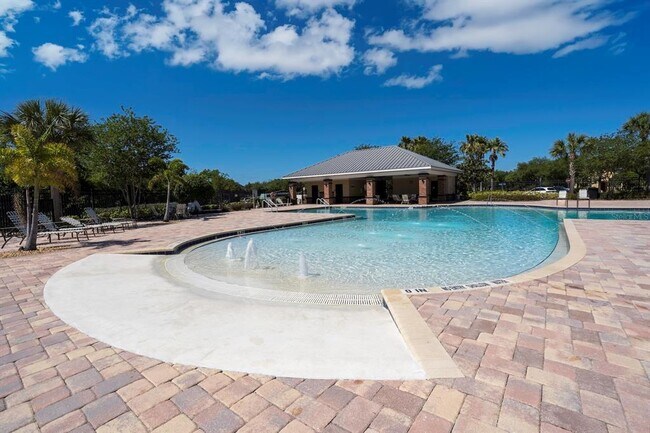 Building Photo - 9136 Hillcroft Dr