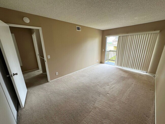 Building Photo - 7313 Unicorn Cir