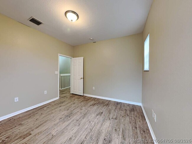 Building Photo - 703 NW 170th Terrace