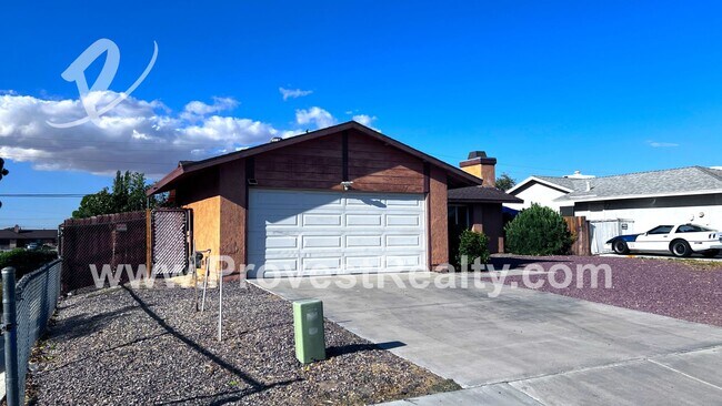 Building Photo - 2 Bed, 2 Bath Victorville Home!!!