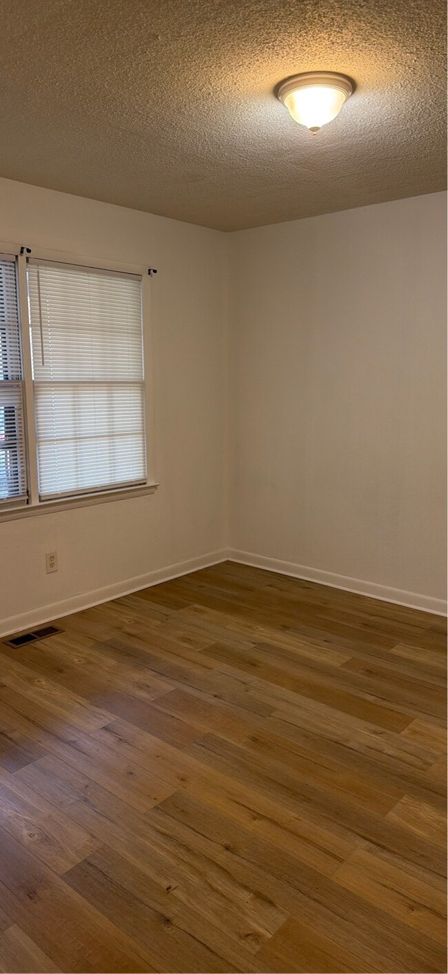 Building Photo - 2721 Clayton Dr NW