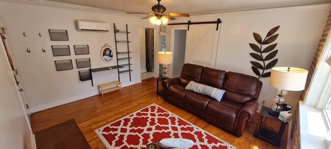 Building Photo - 9641 Norfolk Ave