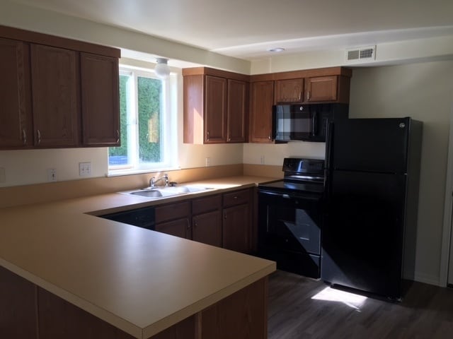 Building Photo - sax1823/1825