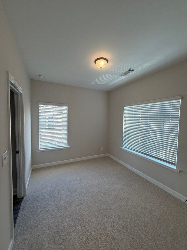 Building Photo - Stunning 3 Bed | 3.5 Bath Townhome in Atlanta’s Sought-After Upper Westside (30318)