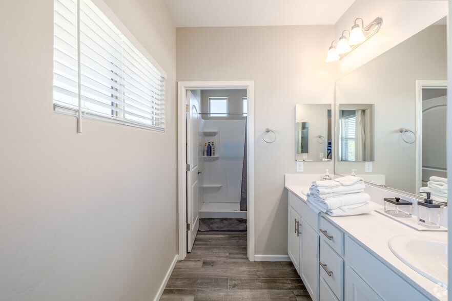 3BR, 2.5BA - 1,735SF - Cortaro Point