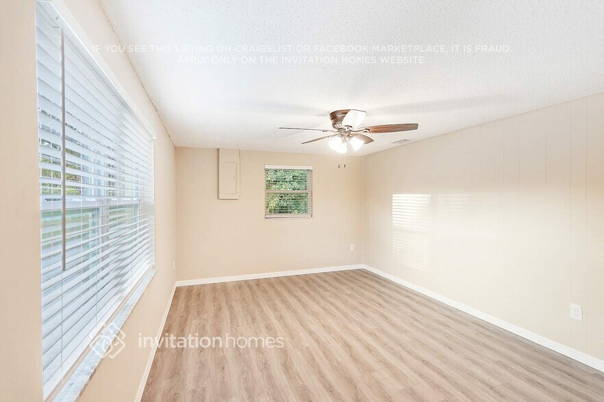 Building Photo - 15740 Sea Pines Dr