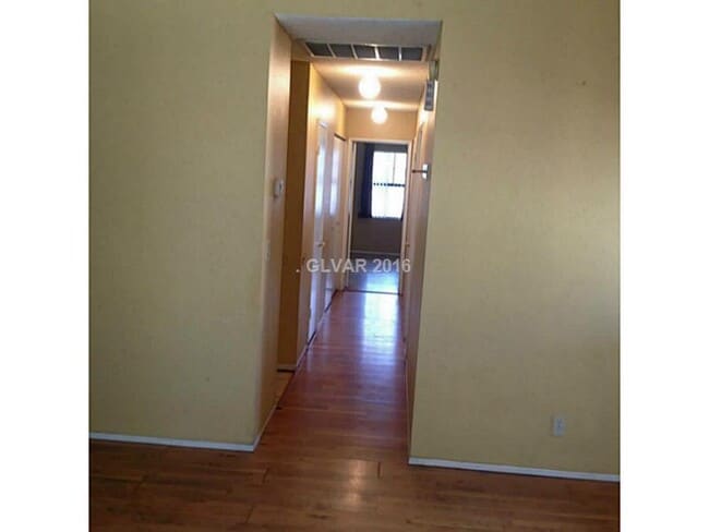 Building Photo - 7340 Empress Dr
