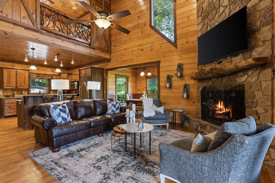 Primary Photo - 98 Shalom Ln