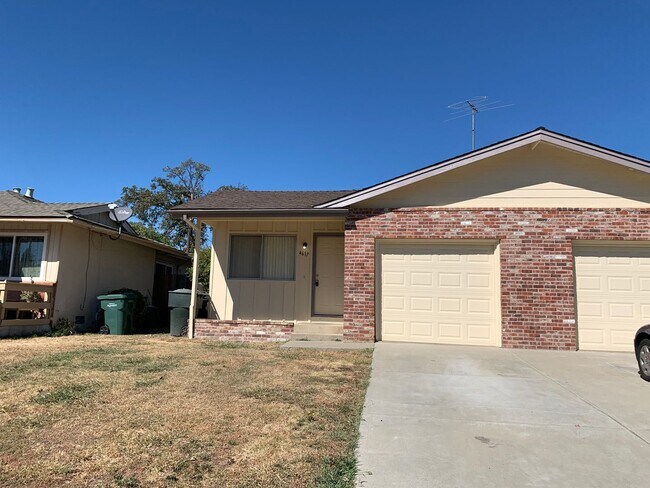 Primary Photo - Cute 2 bedroom, 2 bath duplex available NOW!