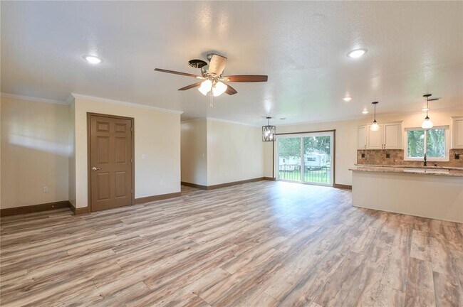 Building Photo - 1846 SE Lake Weir Ave