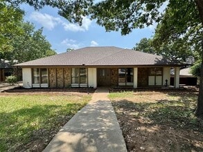 Building Photo - 7562 Carriage Ln