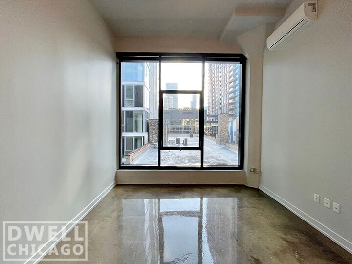 Building Photo - 152 W Huron St