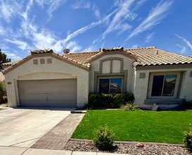 Building Photo - 875 E Serpentina Ave
