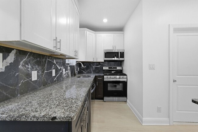 Building Photo - 803 West St