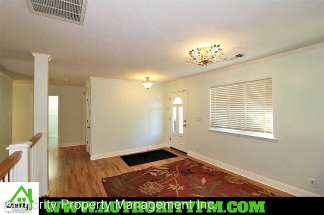 Building Photo - 3 br, 2 bath House - 1241 Almond Ave Top L...