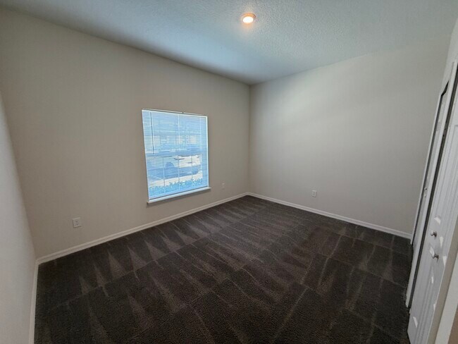 Building Photo - 2138 Penny Ln