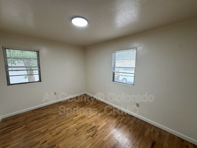 Building Photo - 222 N Logan Ave