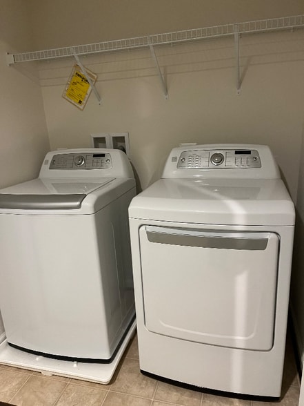 Building Photo - 23141 Foxglove Way