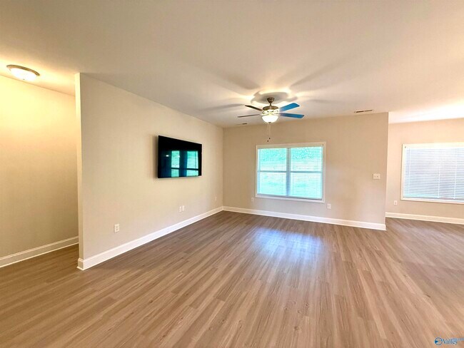 Building Photo - 4018 Rockland Cir SE