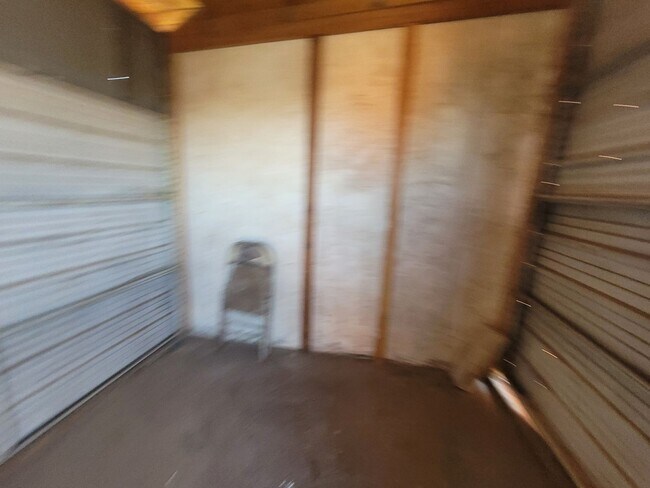 Building Photo - Ready to View!!