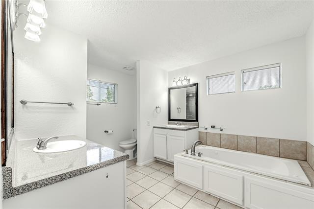 Building Photo - 1902 Shorewood Dr