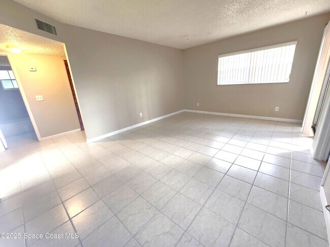 Building Photo - 1690 Sunny Brook Ln
