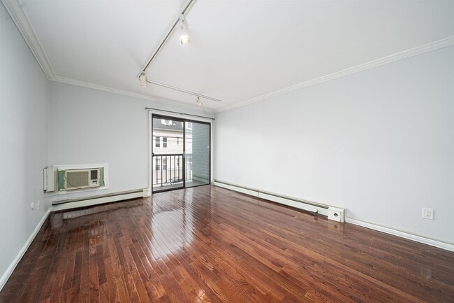 Building Photo - 7117 Park Ave