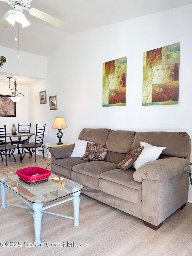 Building Photo - 1900 Brittany Dr