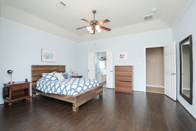Building Photo - 18123 Quarry Vale Dr