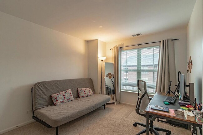 Building Photo - 721 Summit Ln