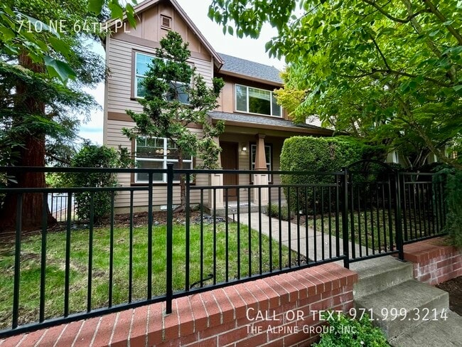 Building Photo - 710 NE 64th Pl