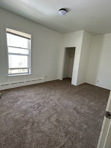 Building Photo - 1431 E 1st St