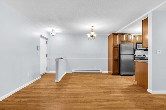 Building Photo - 72 Buddington Rd