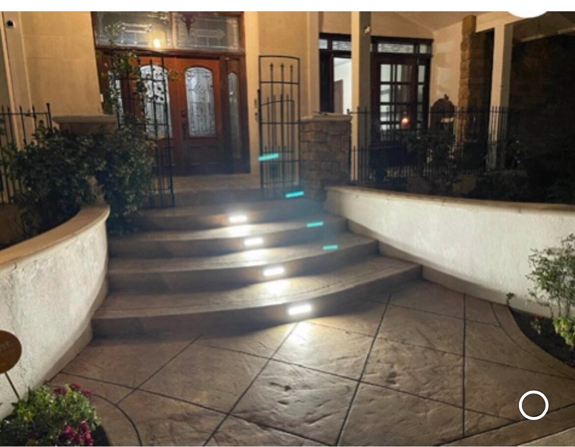 Building Photo - 17220 Ballinger St