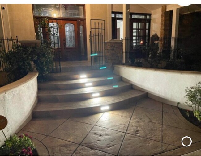 Building Photo - 17220 Ballinger St