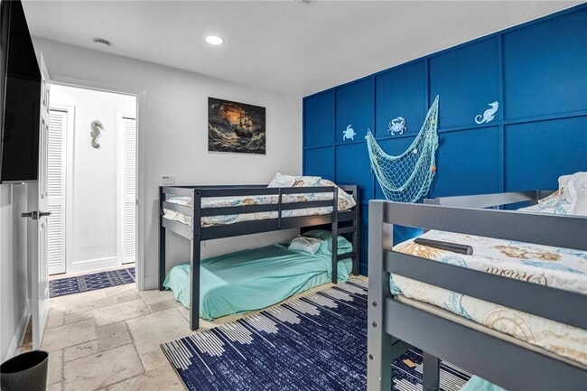 Building Photo - 31 Lands End Ln