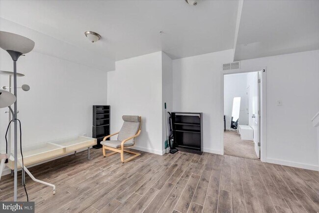 Building Photo - 1322 N 15th St