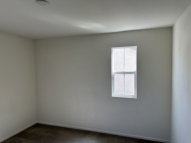 Building Photo - Stockton 4 Bedroom 2.5 Bathroom Home.