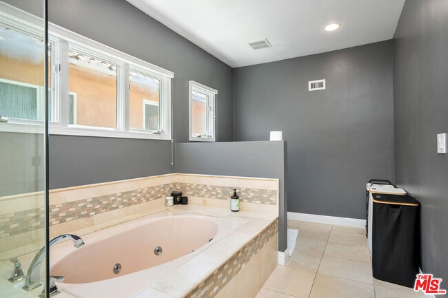 Building Photo - 24907 Marbella Ct