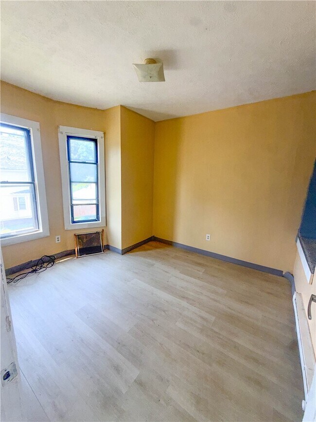 Building Photo - 308 Reynolds St