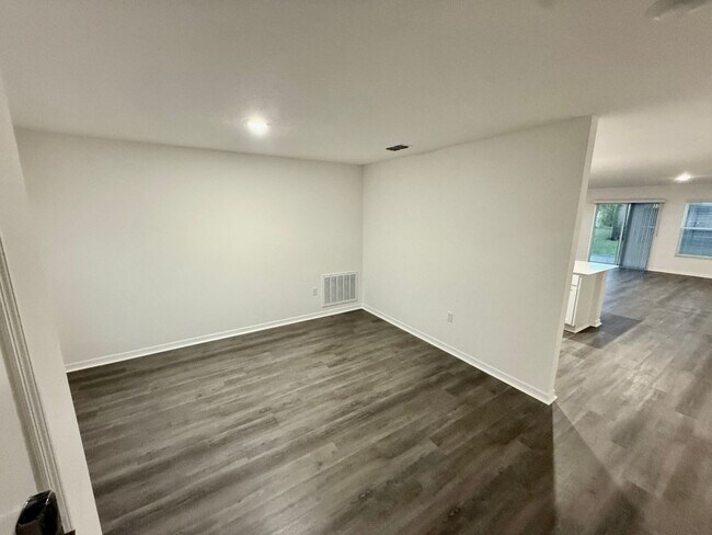 Building Photo - **Move-In-Special** Brand New 4-Bedroom Home in Poinciana – Available Now!