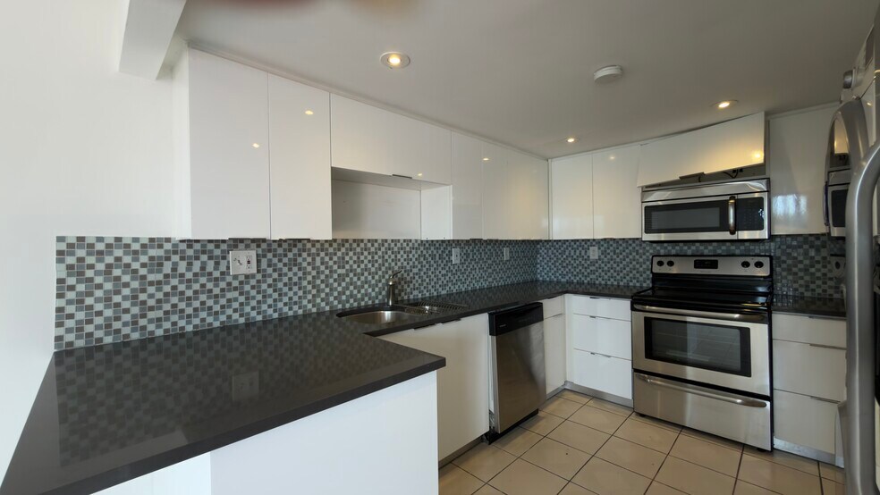 Building Photo - 341 NW 109th Ave