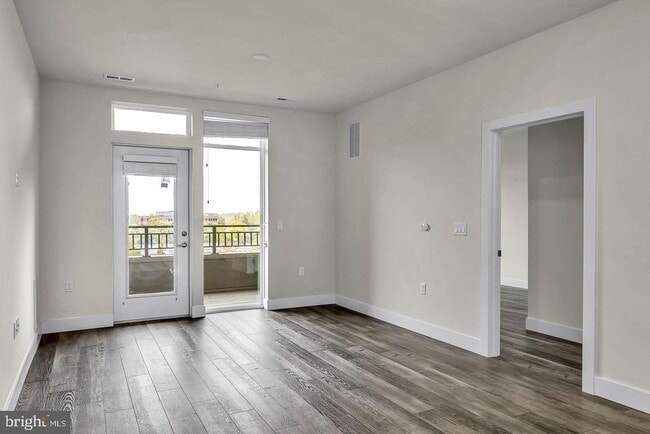 Building Photo - 1761 Old Meadow Rd