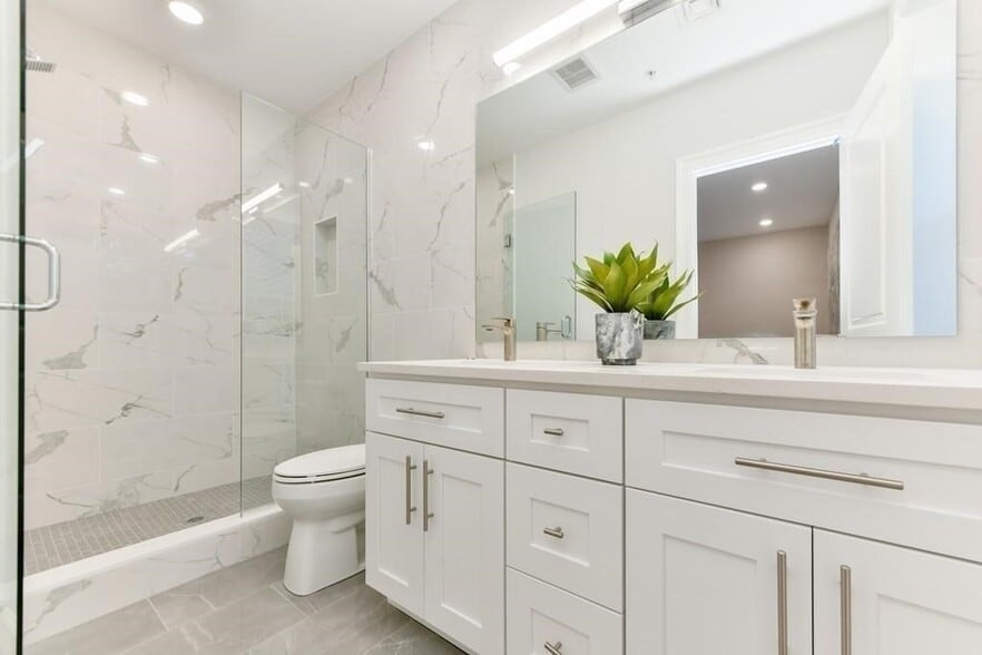 Building Photo - 37 Chelsea St