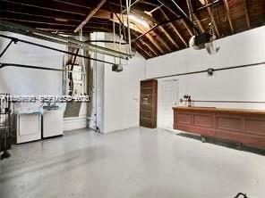 Building Photo - 400 NE 86th St