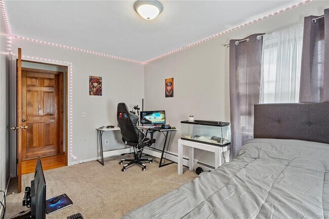 Building Photo - 199 Academy St