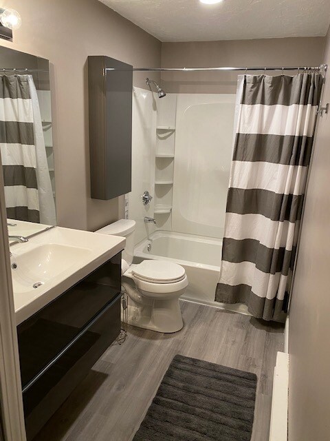 Building Photo - 7 Village Hill Ln