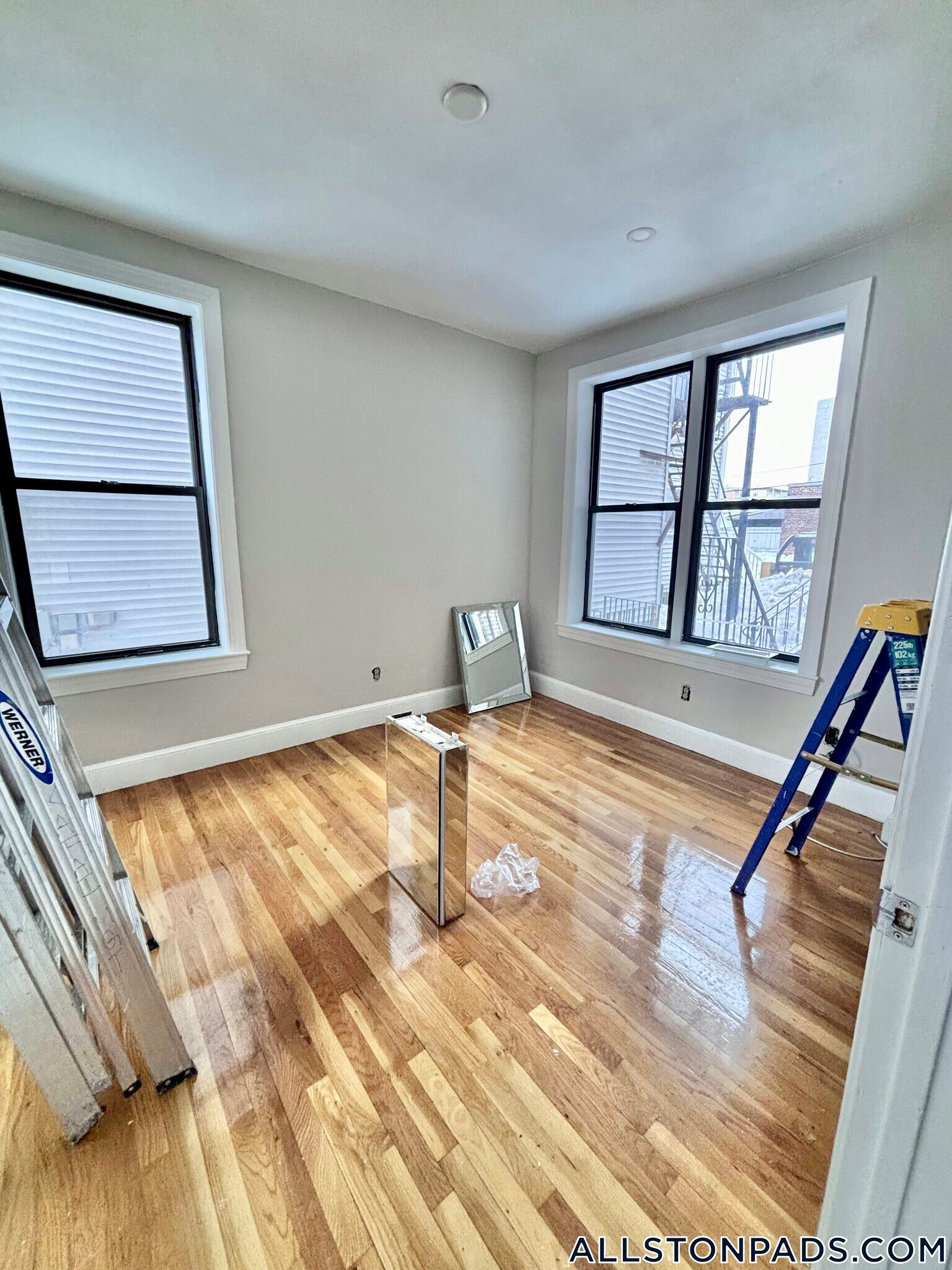 Building Photo - 17 Highgate St