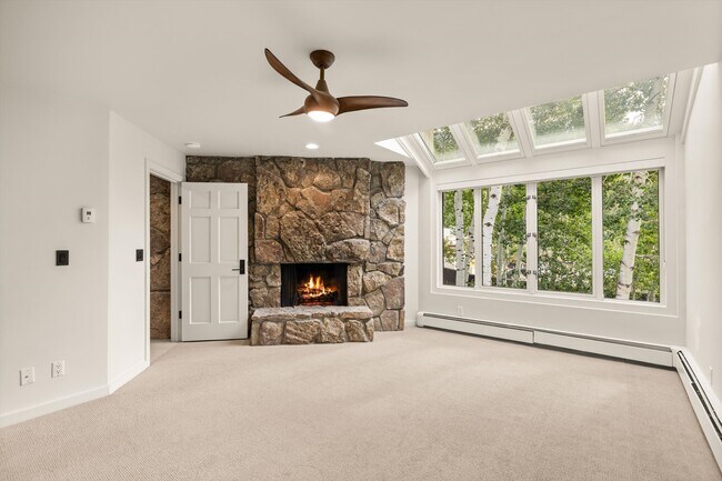 Building Photo - 1443 Crystal Lake Rd